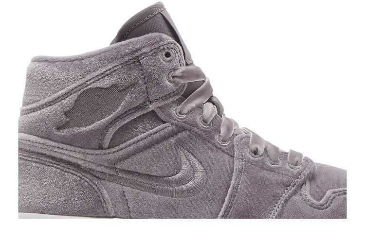 Air Jordan 1 Mid 'Purple Velvet'