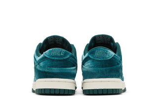 Nike Dunk Low 'Green Velvet'