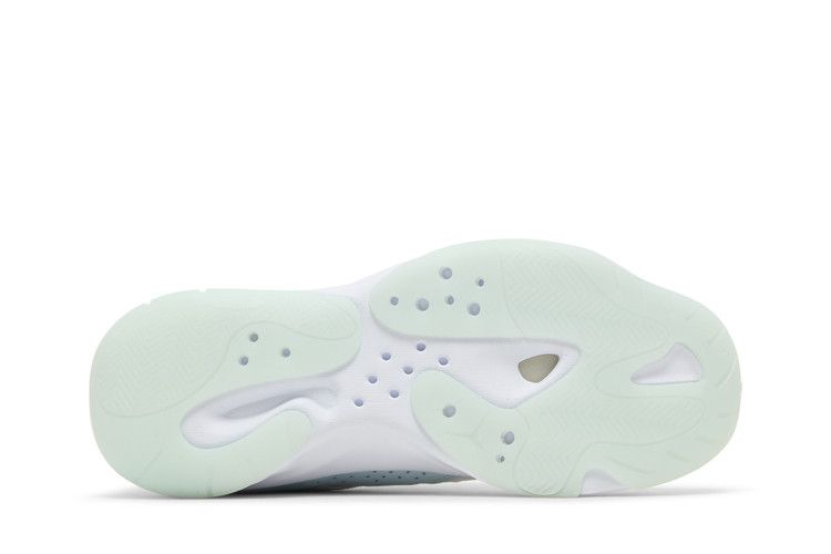 Air Jordan 11 CMFT Low 'Igloo'
