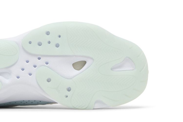 Air Jordan 11 CMFT Low 'Igloo'