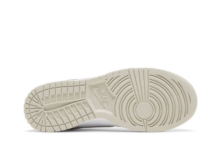 Nike Dunk Low SE 'Sisterhood'