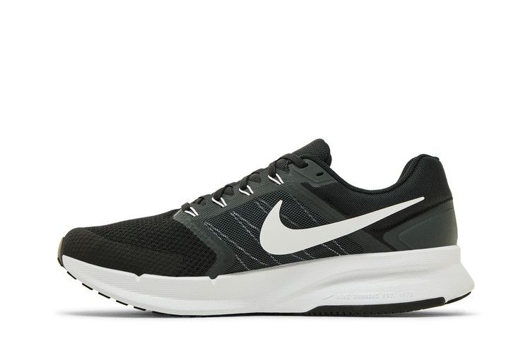 Nike Run Swift 3 'Black White'