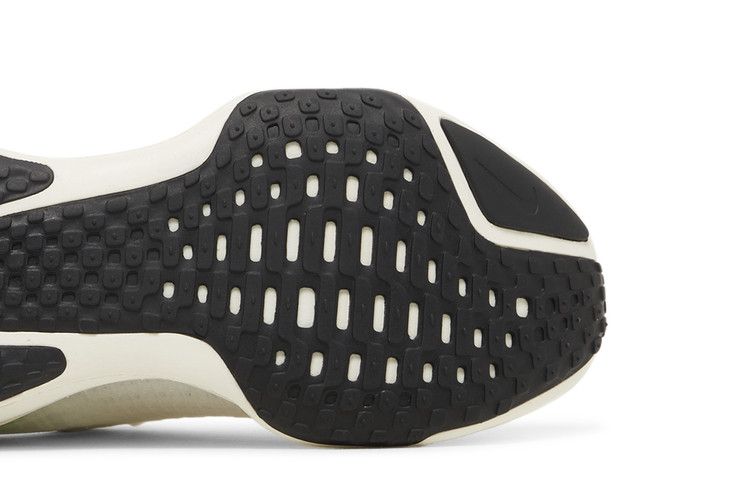 Nike ZoomX Invincible 3 'Mismatched'