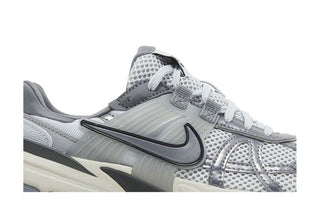 Nike V2K Run 'Pure Platinum Wolf Grey'