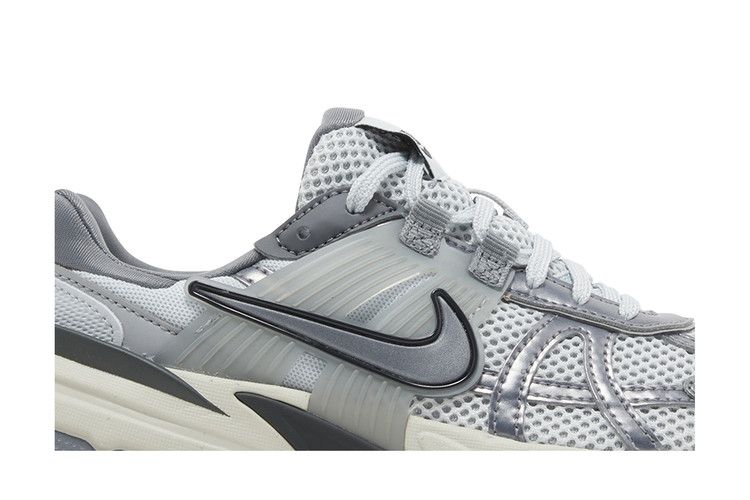 Nike V2K Run 'Pure Platinum Wolf Grey'