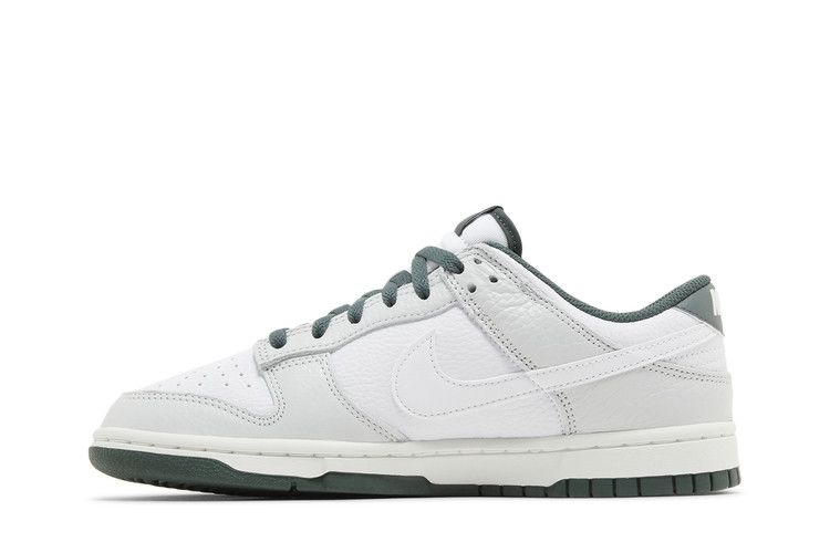 Nike Dunk Low SE 'Photon Dust Vintage Green'