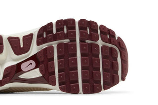 Nike Air Zoom Vomero 5 'Valentine's Day'