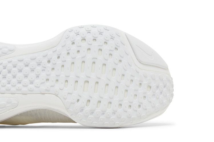 Nike ZoomX Invincible 3 'White Photon Dust'