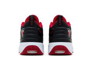 Air Jordan Max Aura 6 'Bred'