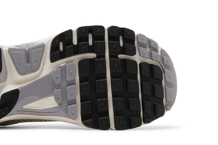 Nike Air Zoom Vomero 5 'Metallic Pewter Gold'