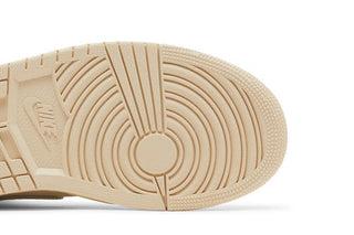 Air Jordan 1 Mid 'Legend Light Brown'