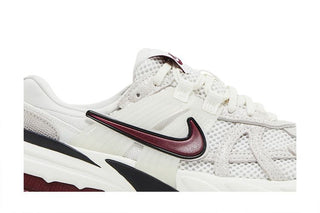 Nike V2K Run SE 'White Black Team Red'