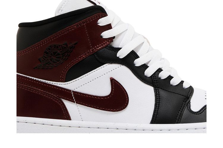 Air Jordan 1 Mid SE 'Dark Pony'