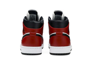 Air Jordan 1 Mid 'Chicago Black Toe'