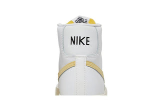 Nike Blazer '77 Vintage Mid 'Hyper Crimson'