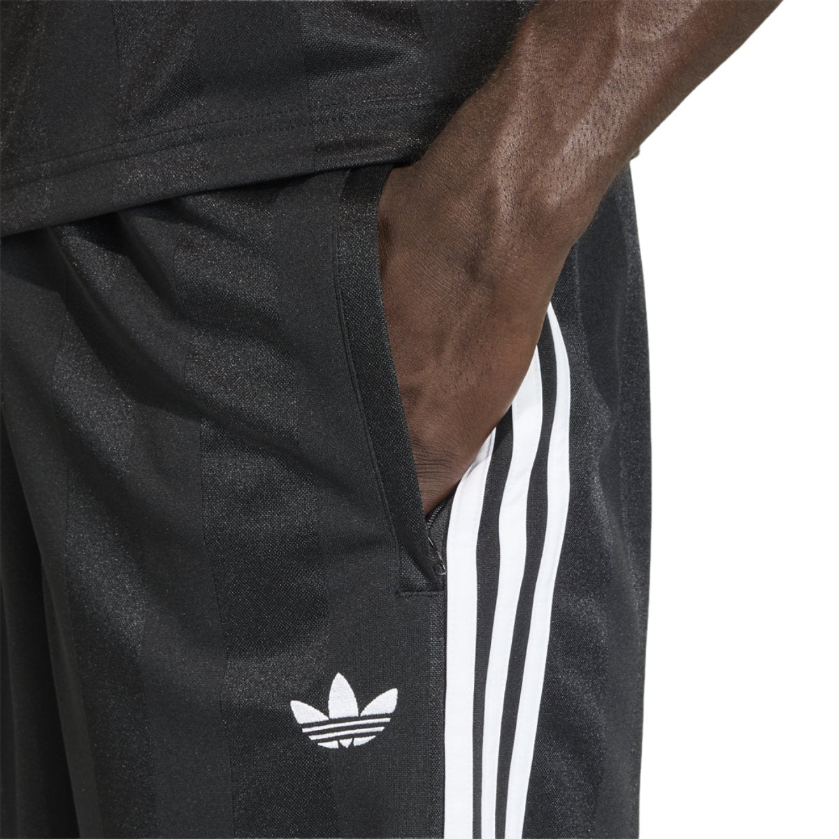 adidas 3 Stripes Loose Engineered Shorts 8"