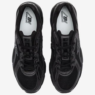 New Balance 740