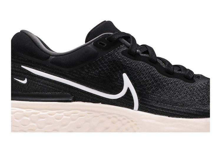 Nike ZoomX Invincible Run Flyknit 'Black White'