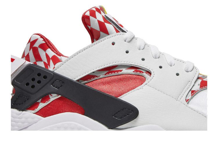 Liverpool FC x Nike Air Huarache Premium QS