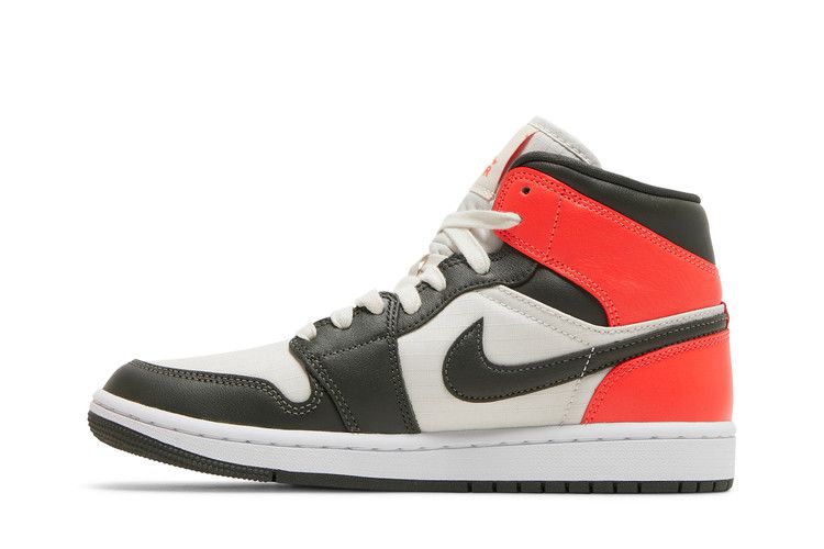 Air Jordan 1 Mid SE 'Newsprint'