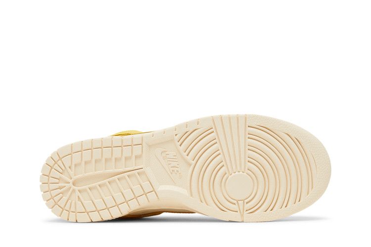 Nike Dunk Low LX 'Banana'