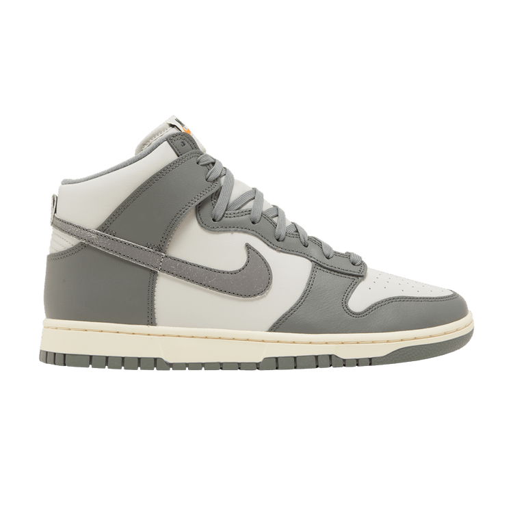 Nike Dunk High SE 'Light Bone'