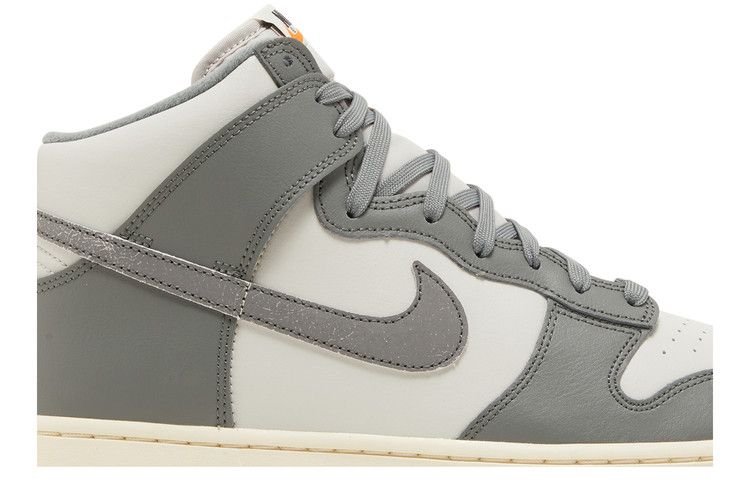 Nike Dunk High SE 'Light Bone'
