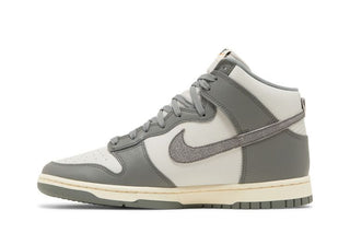 Nike Dunk High SE 'Light Bone'
