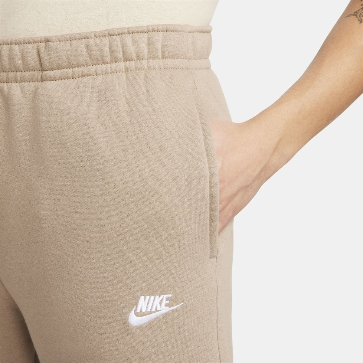 Nike Club Cuffed Pants