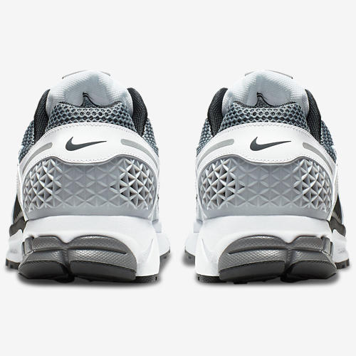 Nike Vomero 5