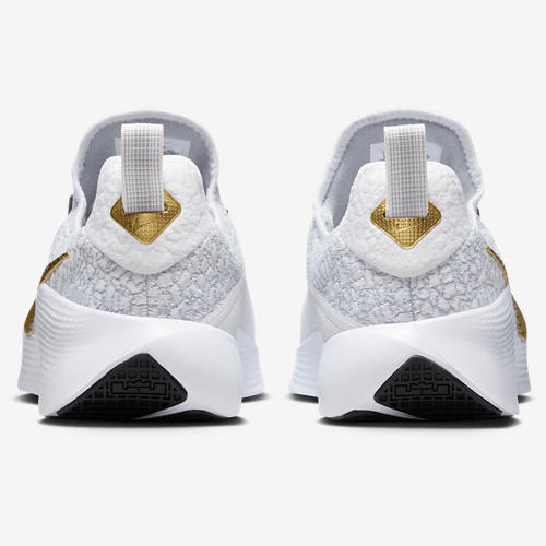Nike Lebron TR 1