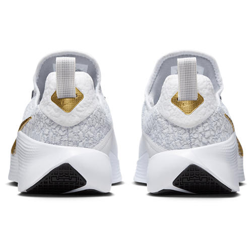 Nike Lebron TR 1