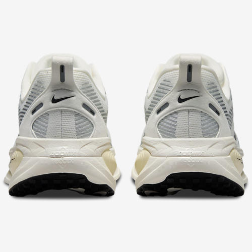 Nike Vomero 18
