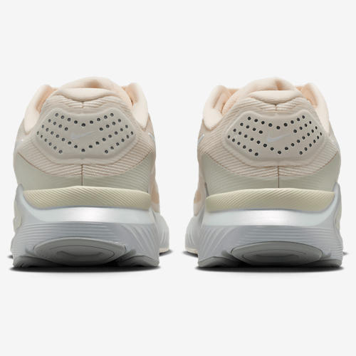 Nike Structure 26 ESS