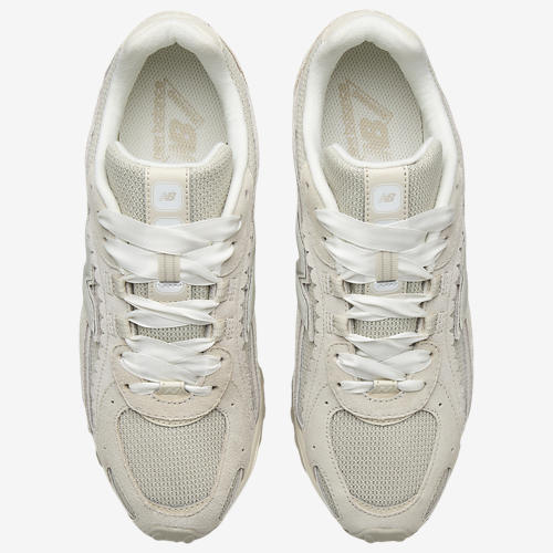New Balance 204L