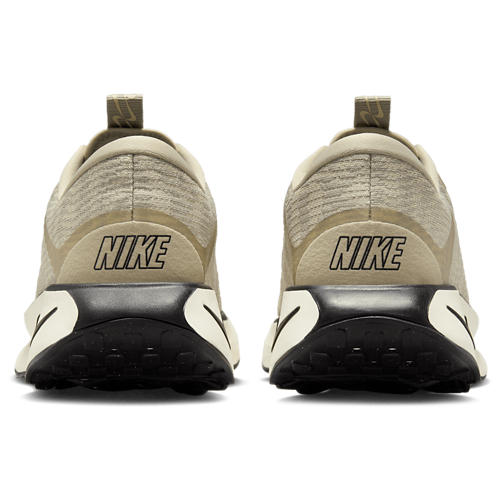 Nike Escape Momentum