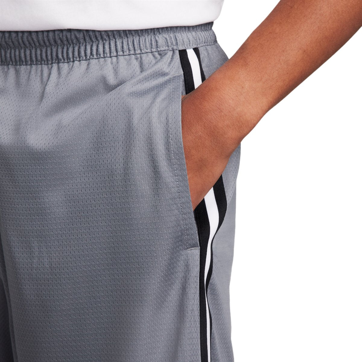 Nike Dri-FIT DNA 6" Shorts